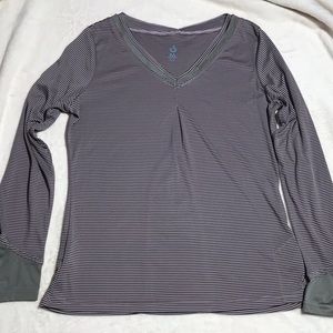 NWOT! Isis Whirlwind Long Sleeve V-Tee